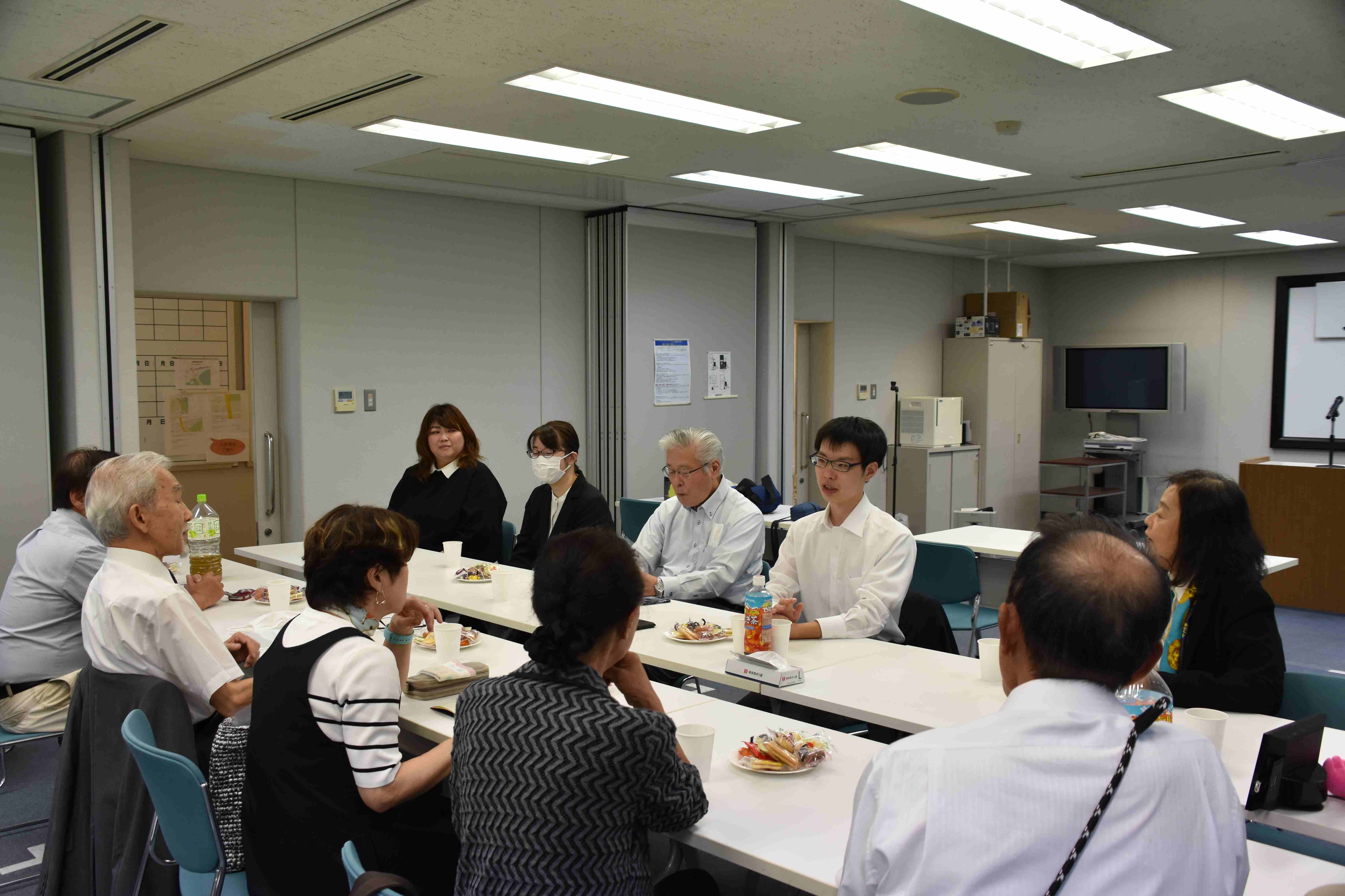 茶話会の様子