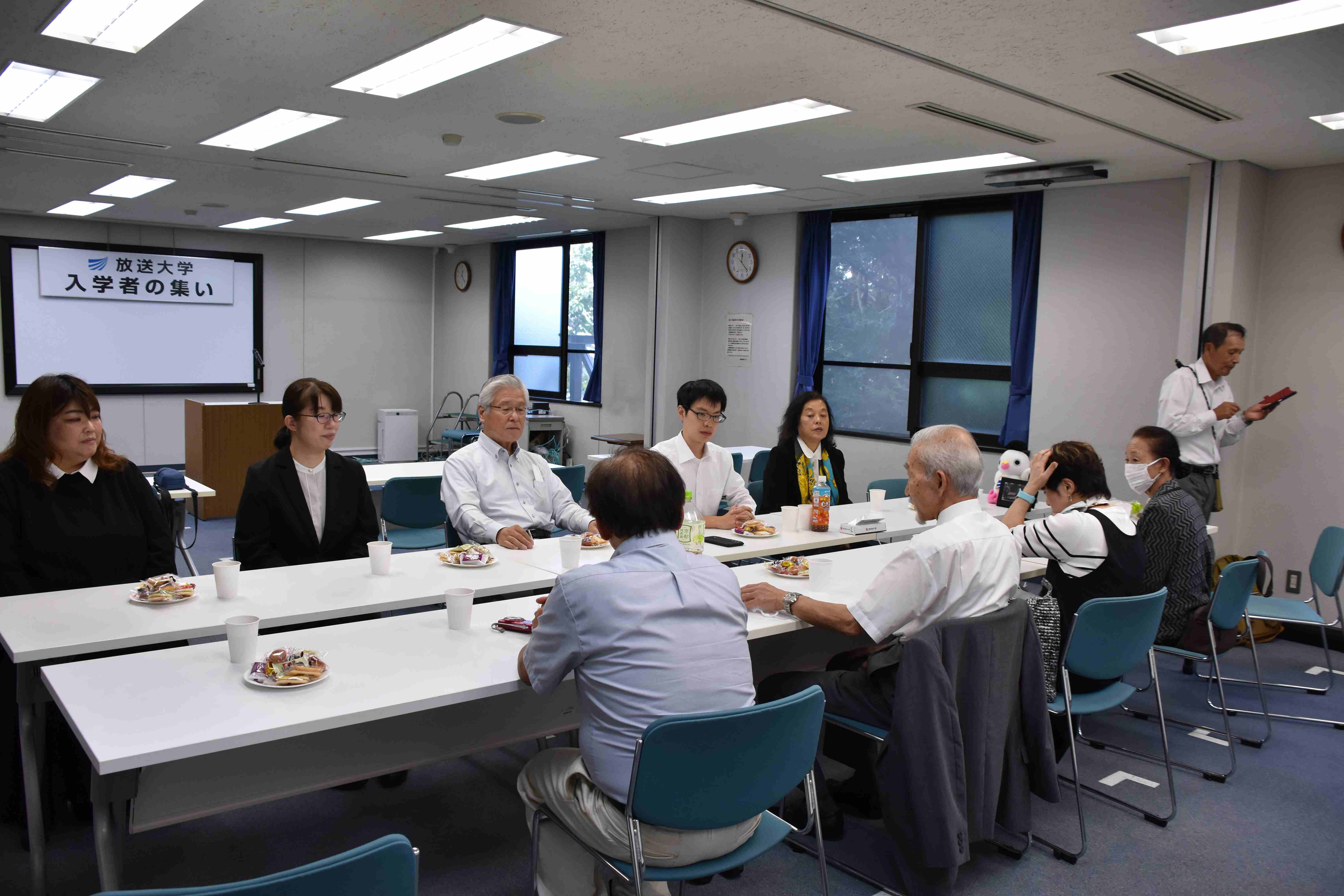 茶話会の様子